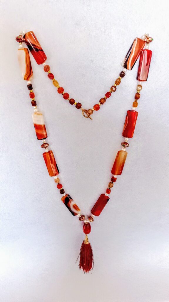 Collana "Petra" di Agata striata e perle di fiume