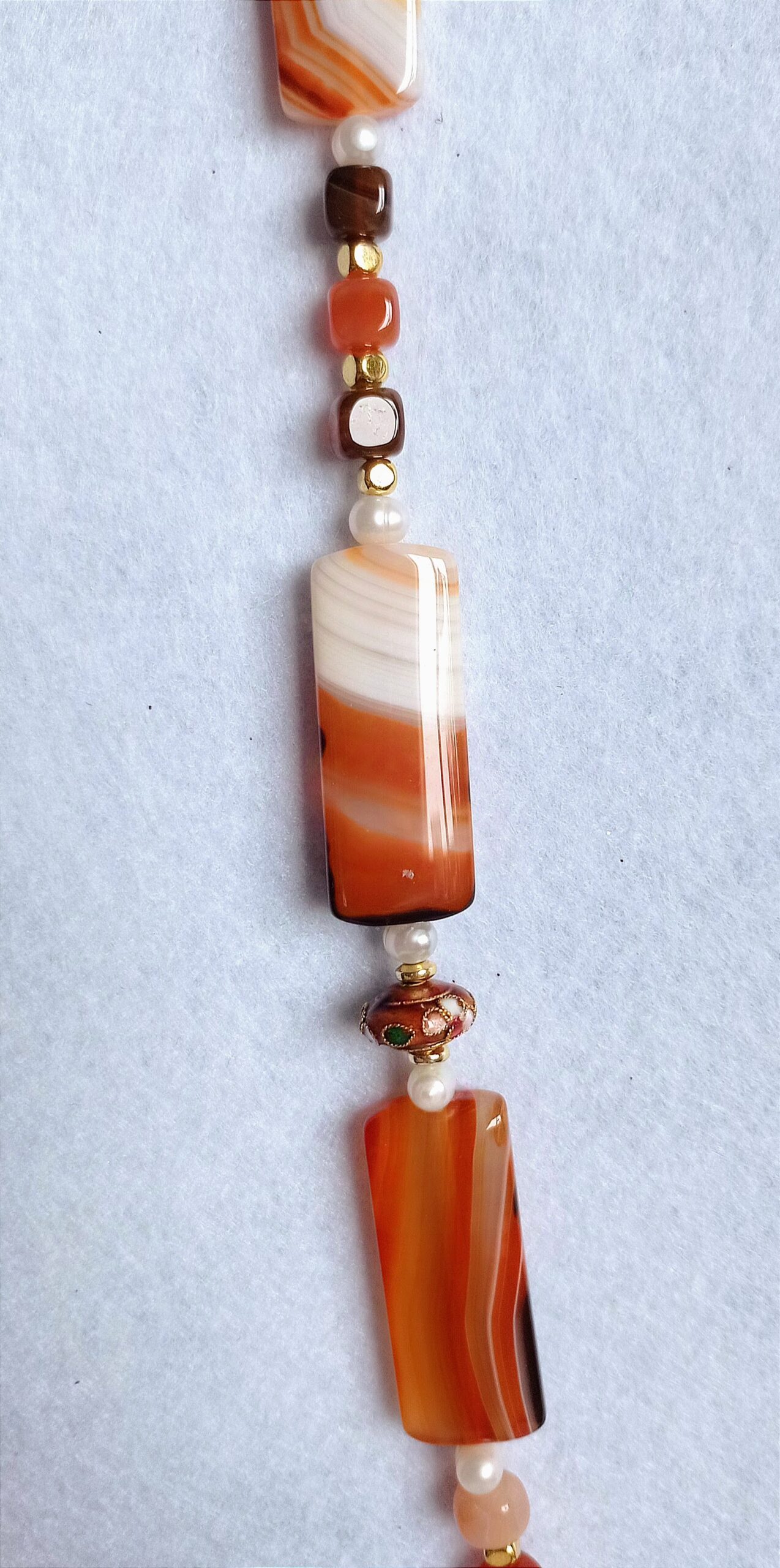 Collana "Petra" di Agata striata e perle di fiume - immagine 3