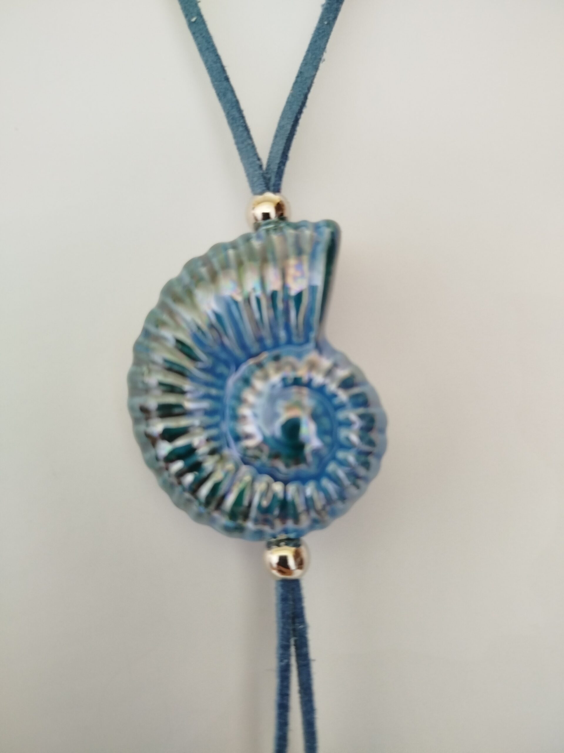Collana "Tropea" con pendente conchiglia ceramica - immagine 3