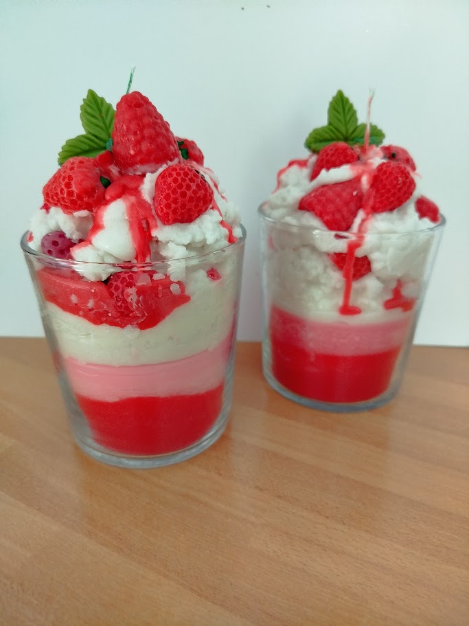 Candela profumata "Dessert Fragole & Panna"